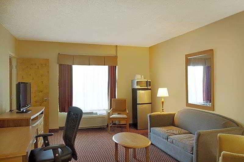 SureStay Plus by Best Western Syracuse Airport Htl