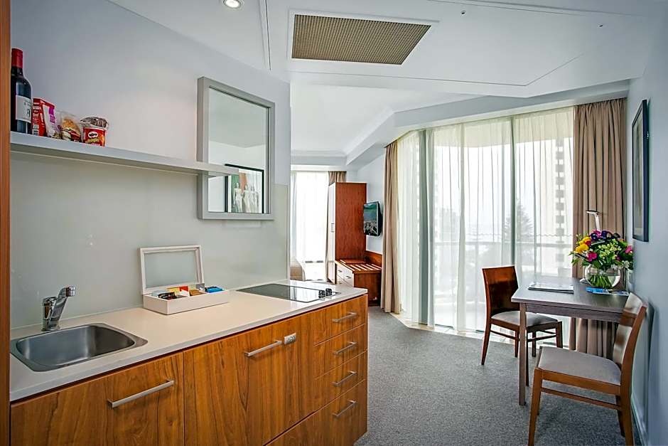 Mantra Legends Hotel