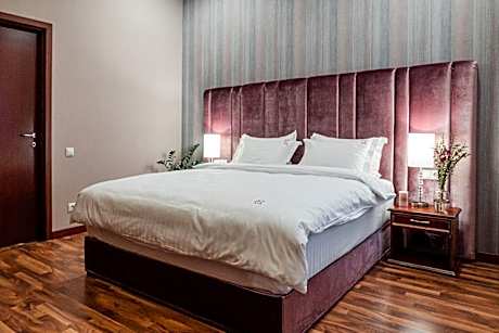 LUX Suite
