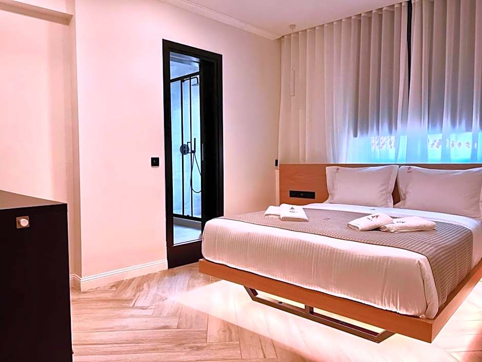 Triple A - Chic & Elegant by the Market - FREE parking!