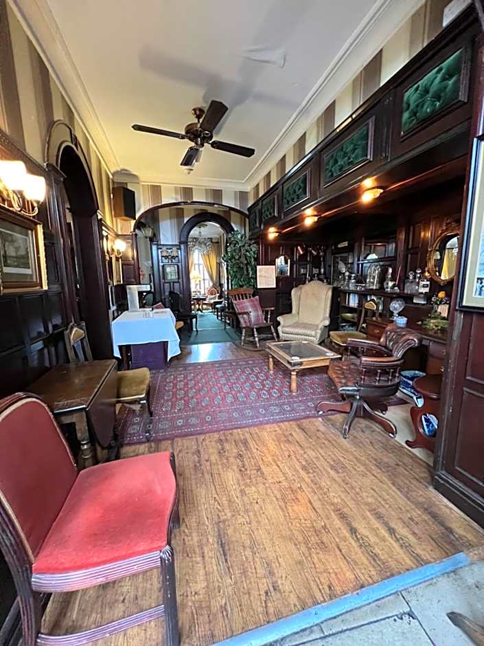 Georgian House Hotel