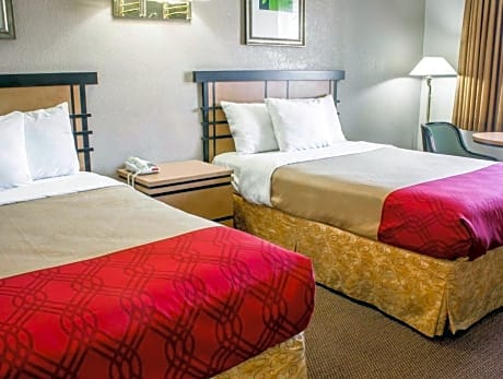 Double with 2 Double Beds - Smoking