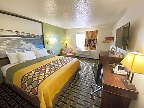 Queen Room - Non-Smoking