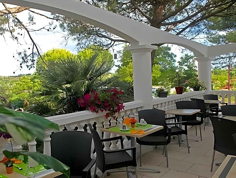 Le Sarac Hotel