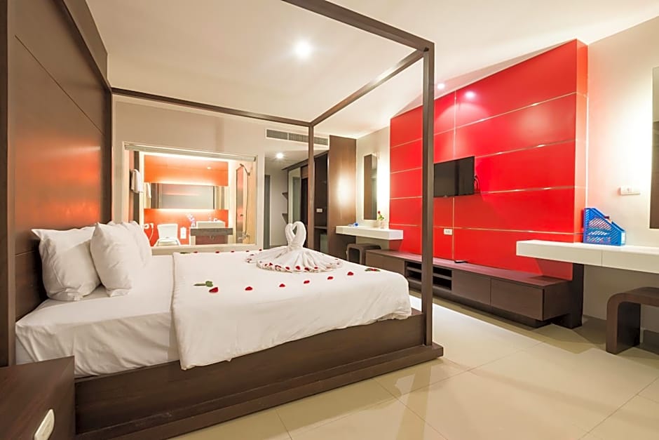 Alfresco Phuket Hotel