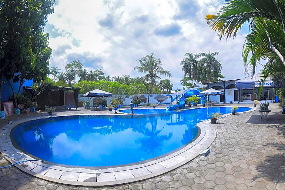 Mahkota Hotel Genteng
