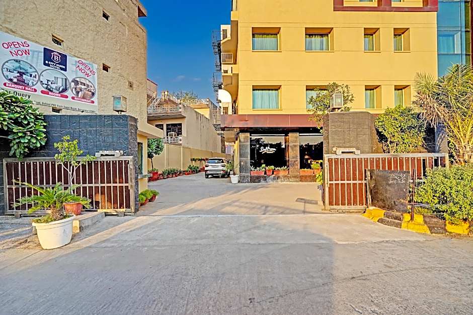 Super Townhouse OAK Hotel City Mark Gurgaon