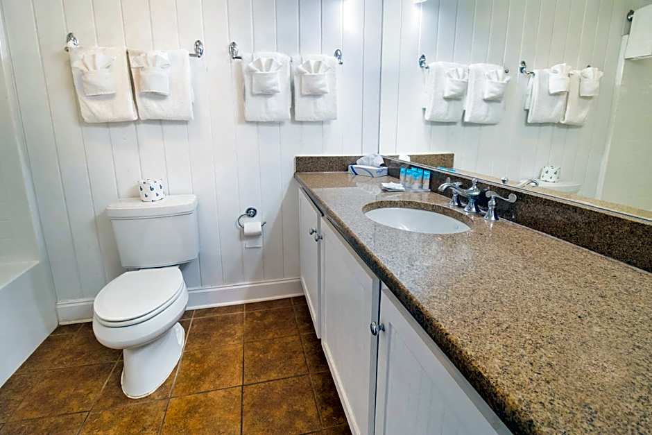Oceanfront Litchfield Inn
