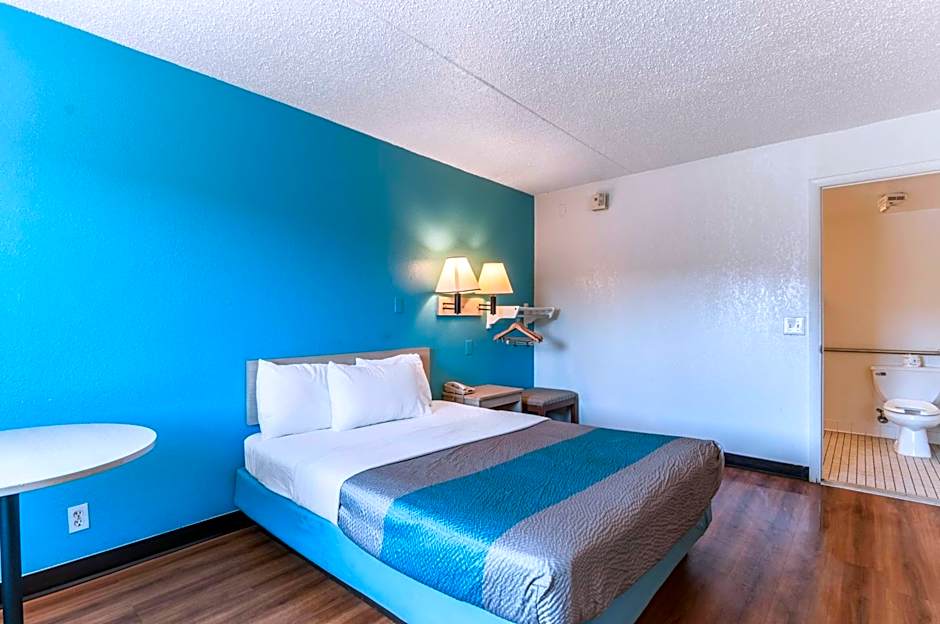 Motel 6-Farmington Hills, MI - Northwest - Farmington Hills