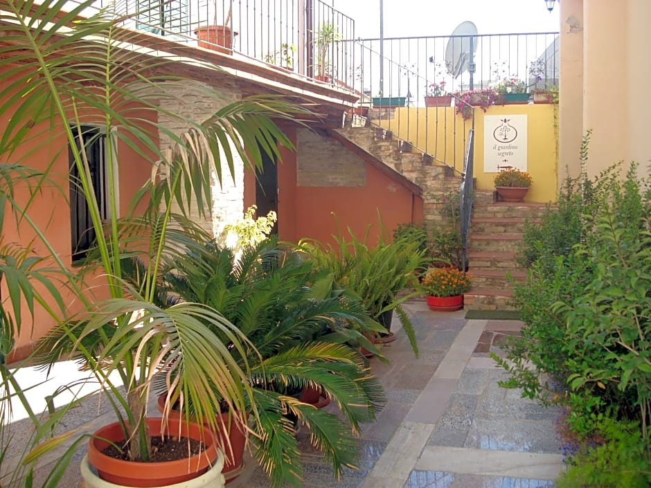 Guest House Il Giardino Segreto