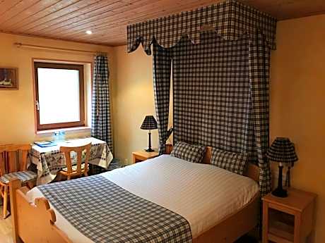 Double or Twin Room with Rear View - B