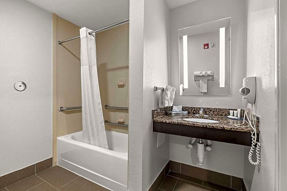 Clarion Pointe Lakeland I-4