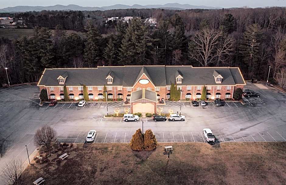 Mountain Inn & Suites Flat Rock