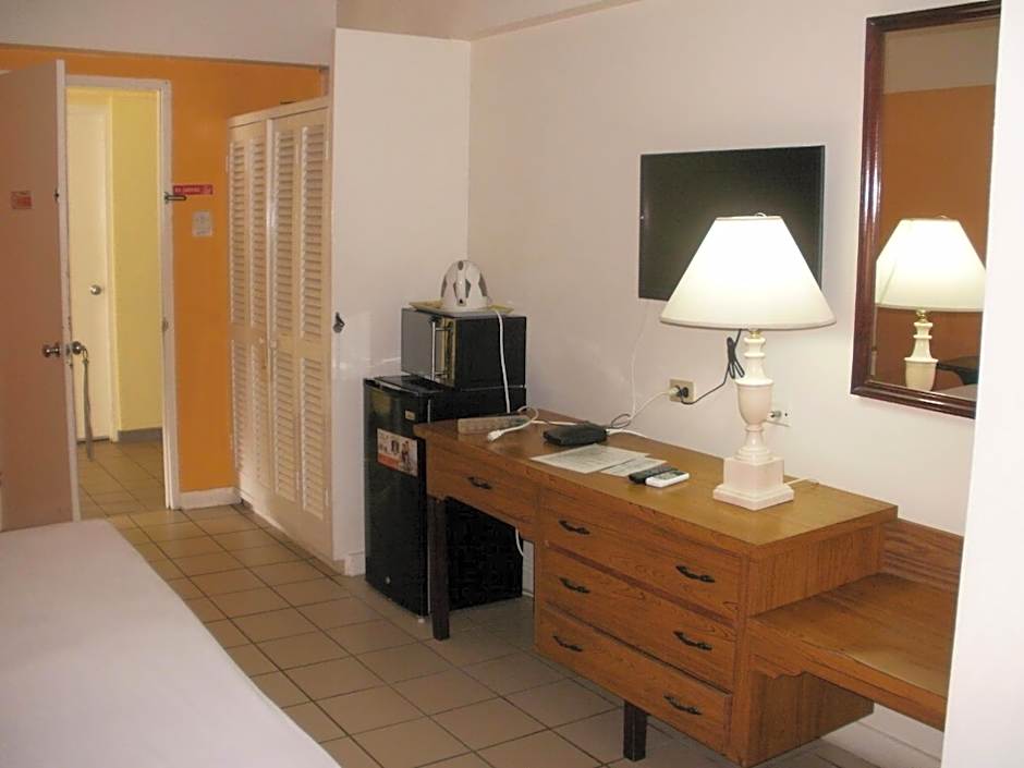 Pineapple Court Hotel