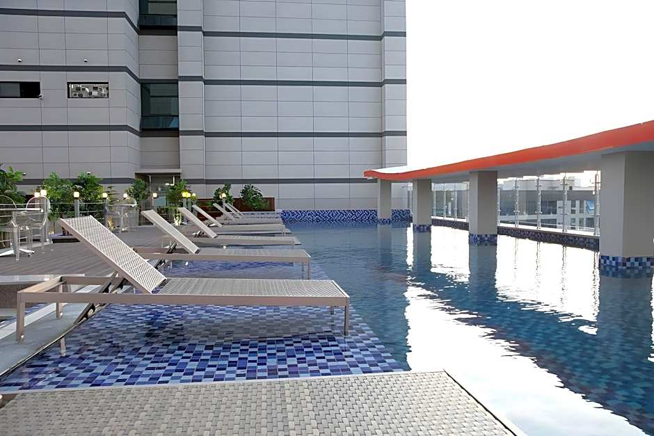 CM Park Hotel