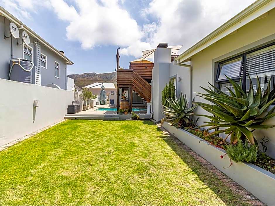 Hermanus Cliff Path Lodge - No Load-shedding