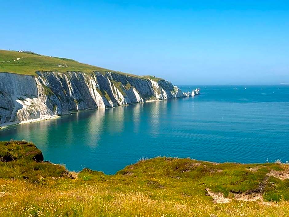 "Trinity" at Whitecliff Bay Isle of Wight- Yarborough View 4