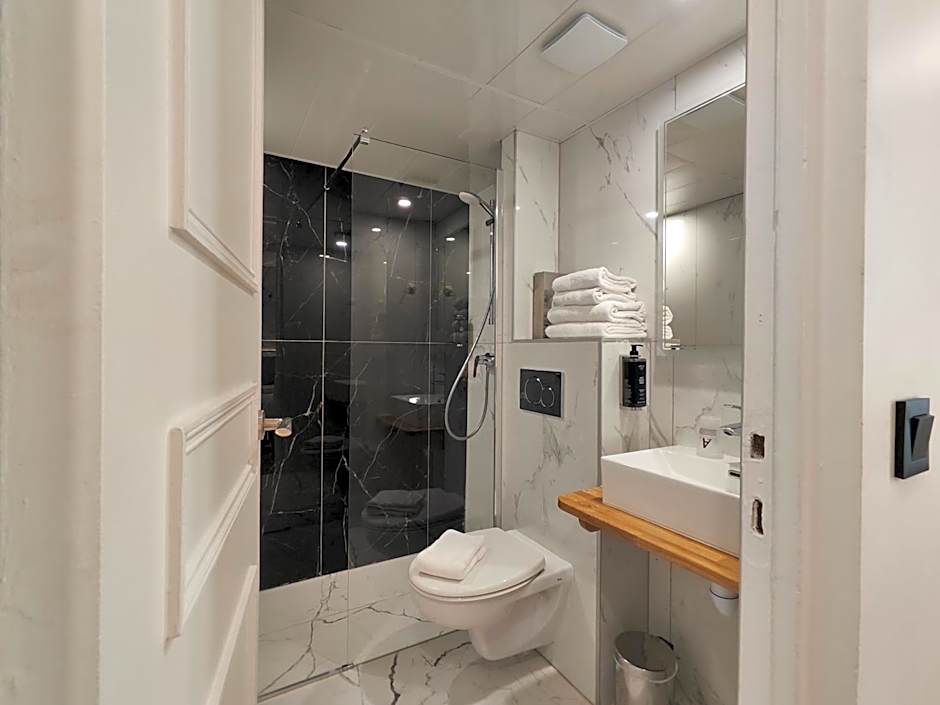 Atelier Montparnasse Hotel