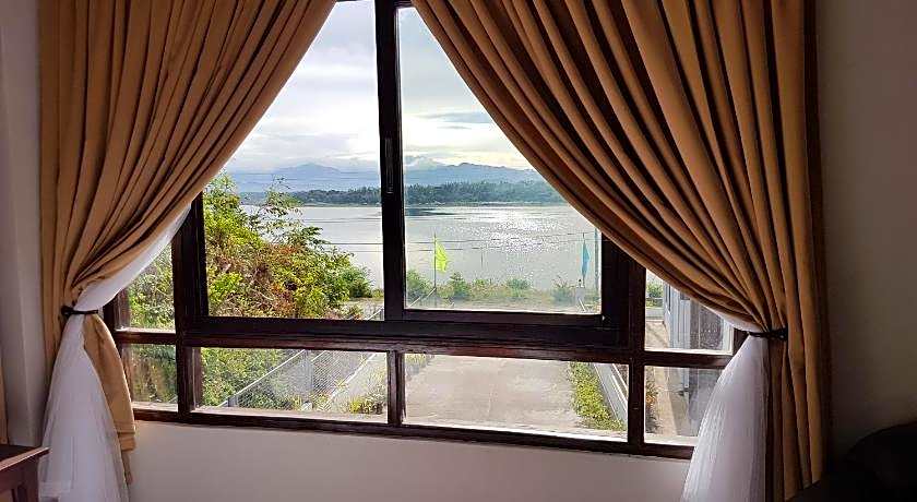 Veranda Suites and Restaurant