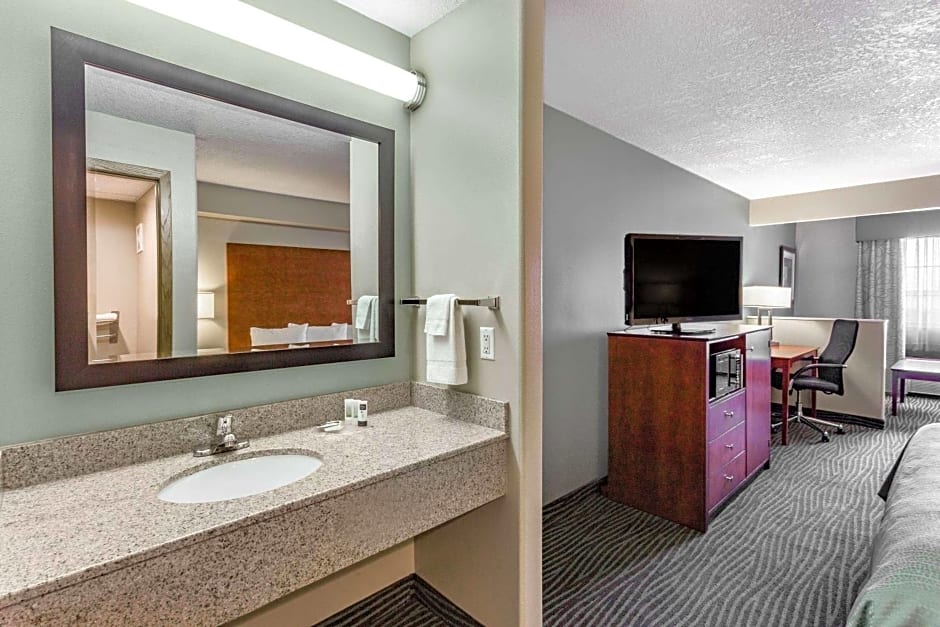 AmericInn by Wyndham Des Moines Airport