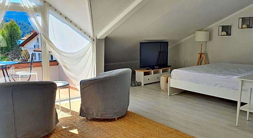 A&B Home Hotel