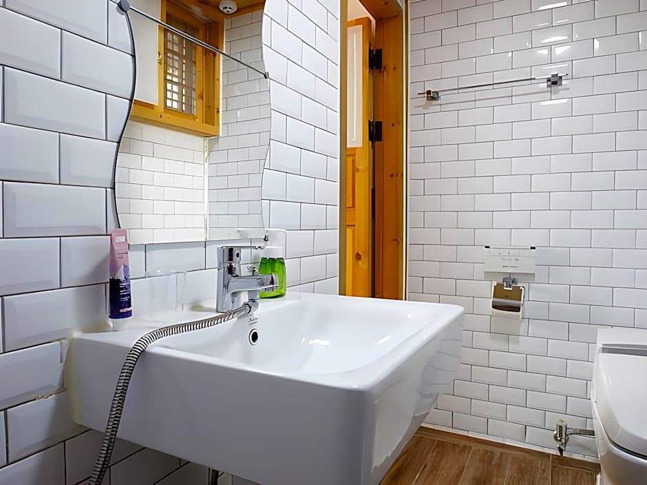 Gaeunchae Hanok Guesthouse Jeonju