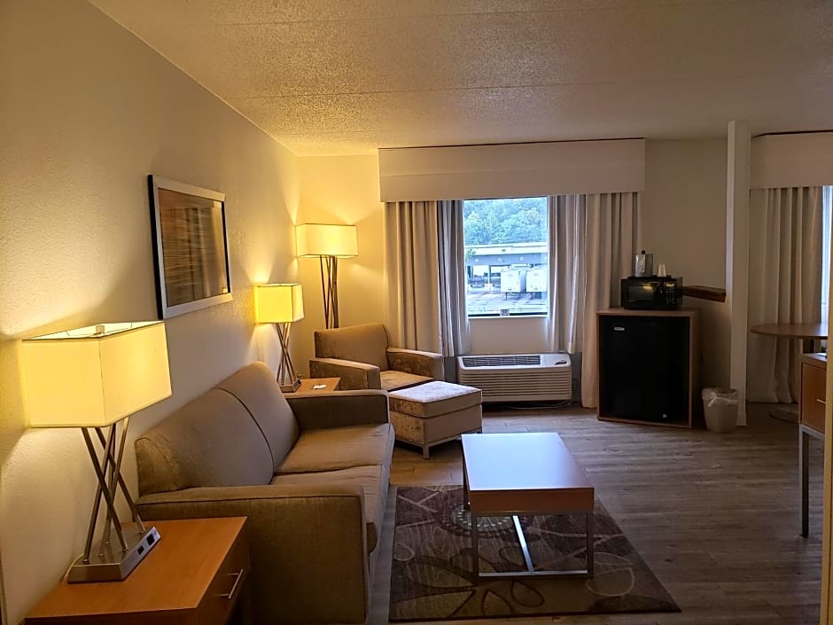Holiday Inn Express Hotel Pittsburgh-North/Harmarville