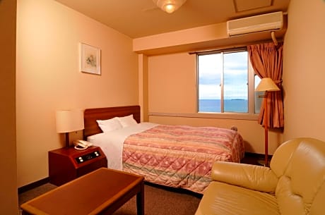 Standard Double or Twin Room (Room Selected at Check-In)