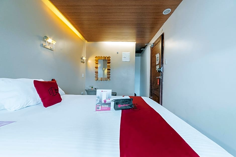 RedDoorz@Lawaan Roxas City