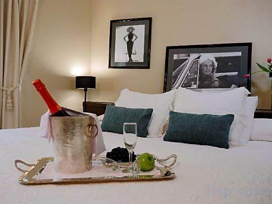 Radisson Hotel Plaza del Bosque