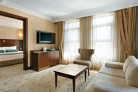 One-Bedroom Suite with King Bed - Non-Smoking