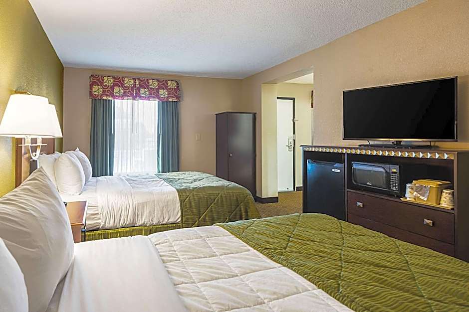 Quality Inn & Suites Greenville - Haywood Mall