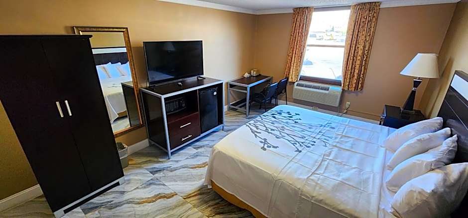 Town House Inn and Suites