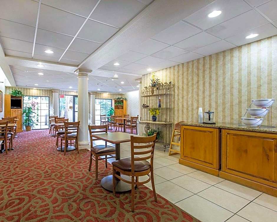 Comfort Suites Palm Desert