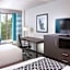 La Quinta Inn & Suites by Wyndham Atlanta Airport North
