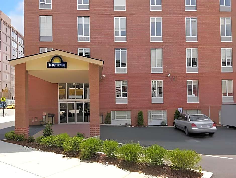 Days Inn by Wyndham Long Island City