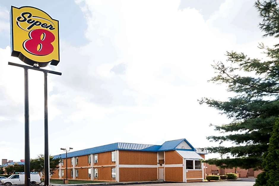 Super 8 by Wyndham Columbus – Columbus, OH