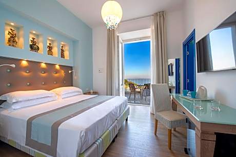 Deluxe Sea View Room