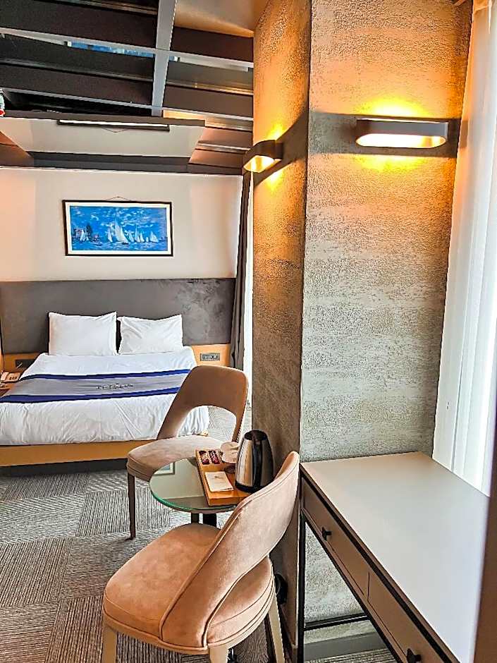 Triada Hotel Karakoy