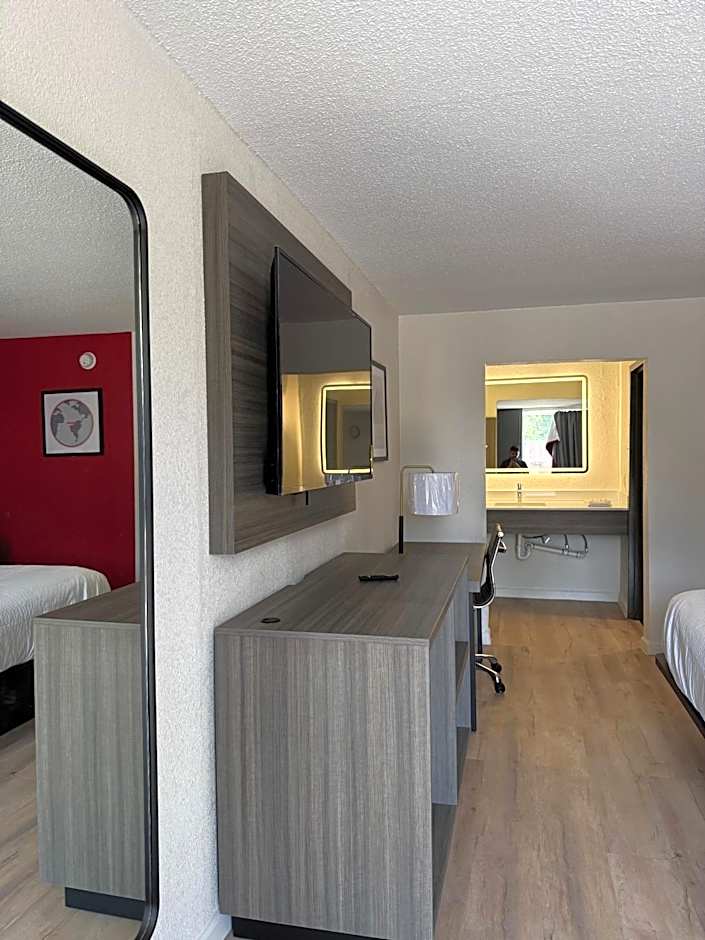 Travelodge by Wyndham Lumberton