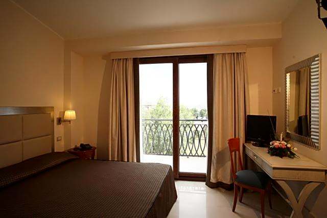 Photo 1 of 10 of Junior Suite, Sea View, Balcony