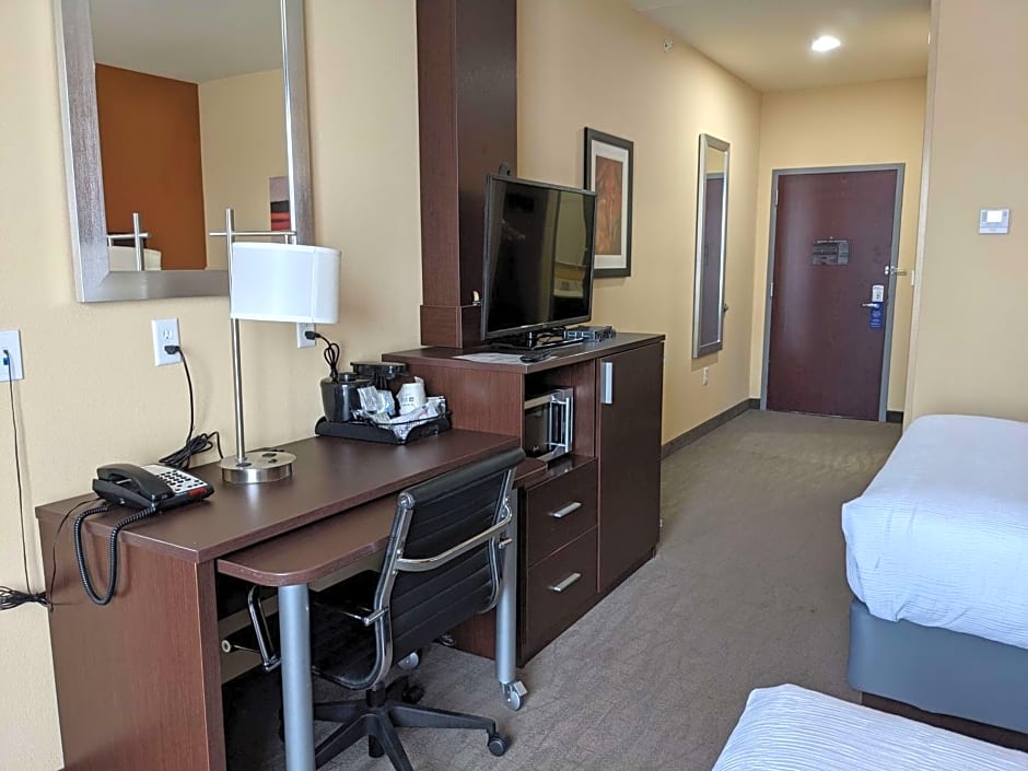 Best Western St. Louis Airport North Hotel & Suites