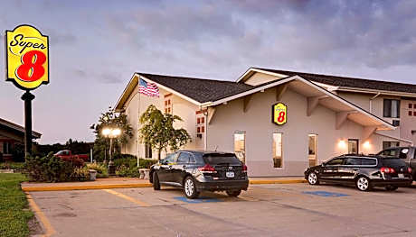 Super 8 by Wyndham Keokuk