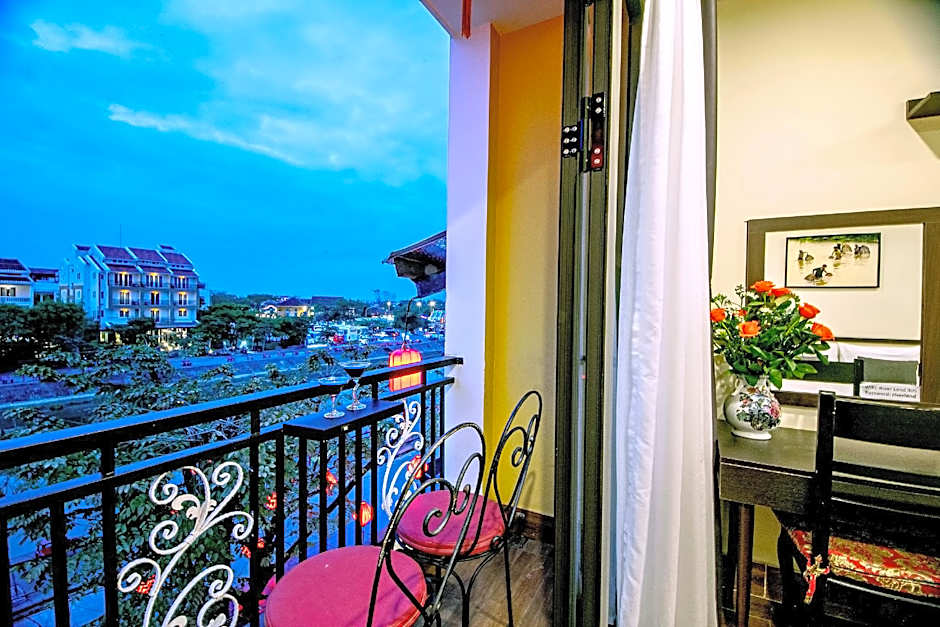 Hoi An Riverland Villa - Hoi An Center