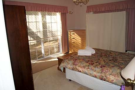 Guest Room (Bed & Breakfast) (No pets)
