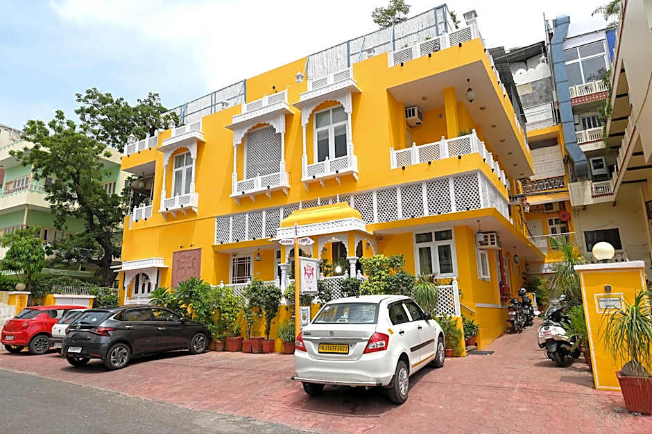 Chitra Katha Hotel