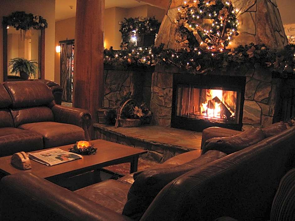 Snow Creek Lodge by Fernie Lodging Co