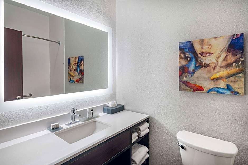 La Quinta Inn & Suites by Wyndham Evansville