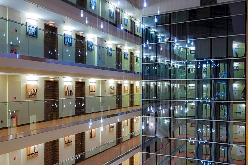 Avalon Hotel & Conferences