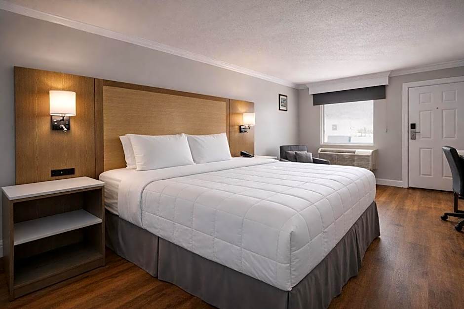 Destin Inn & Suites